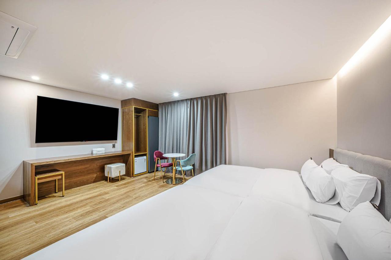 Browndot Hotel Jeonju Ajung Buitenkant foto